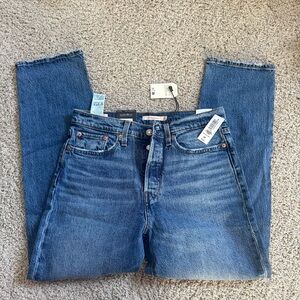 Levi's Aritzia Wedgie Straight